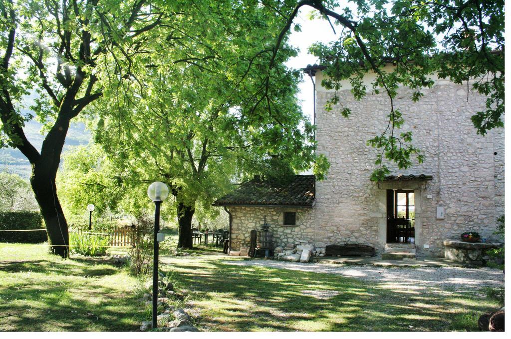 Casale Le Due Querce Guest House Ferentillo ภายนอก รูปภาพ